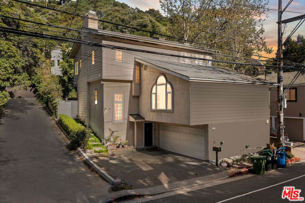 1110 Beverly Glen Boulevard - Photo 1