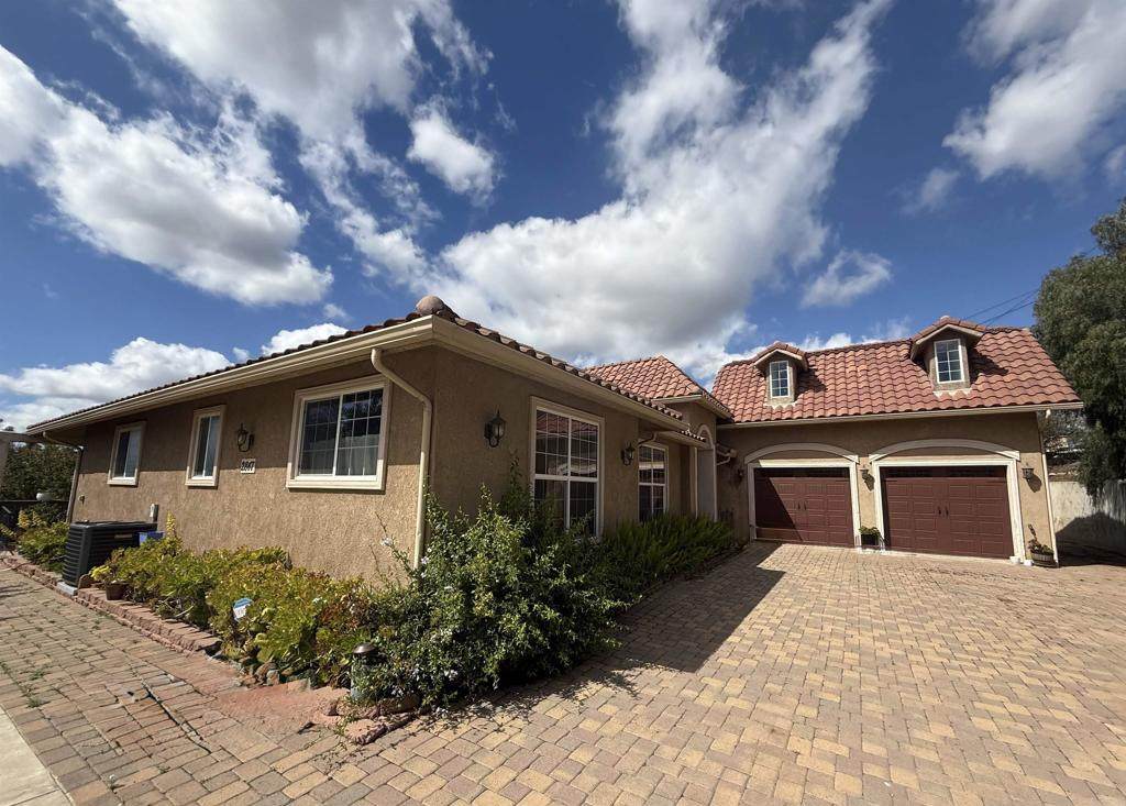 2845 47 Vista Way - Photo 1