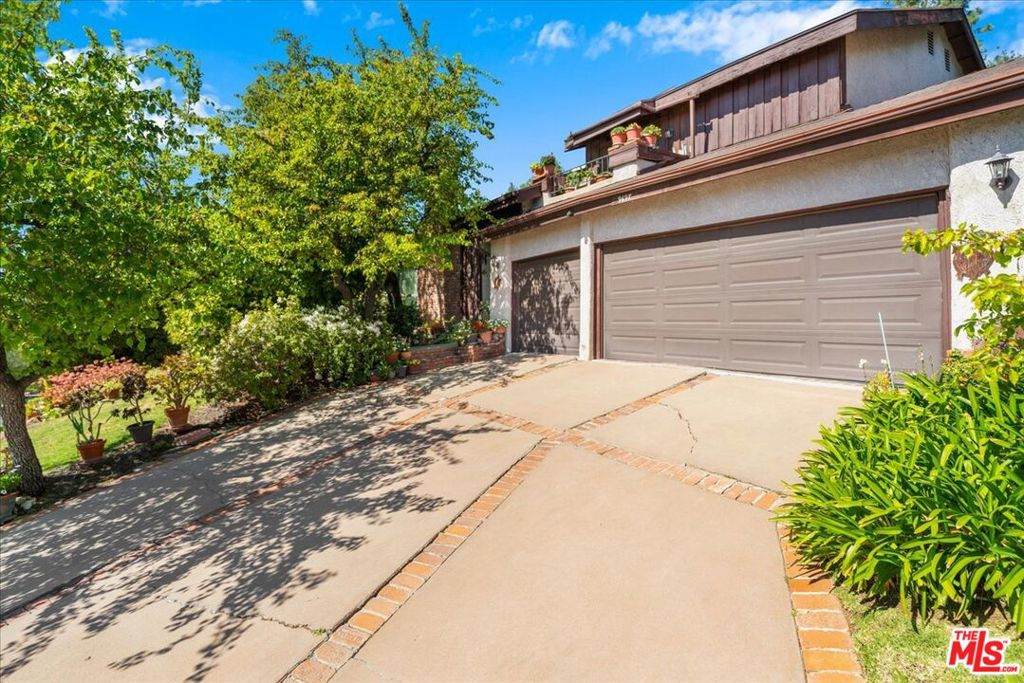 9697 Moorgate Road - Photo 1