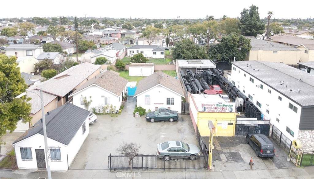 10230 California Avenue - Photo 1
