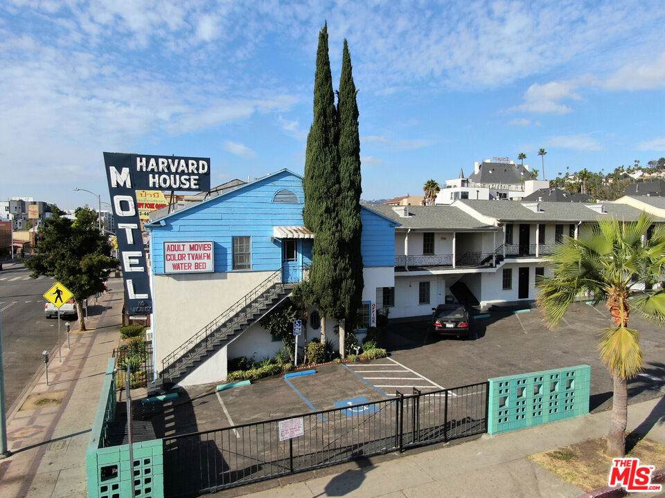 5251 Hollywood Boulevard - Photo 1