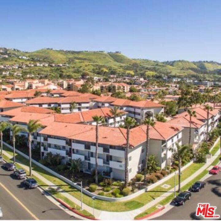 6600 Beachview Drive - Photo 1