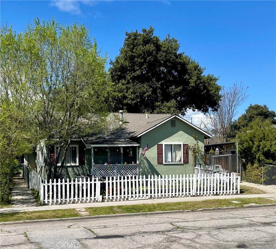 1627 Pine Street - Photo 1