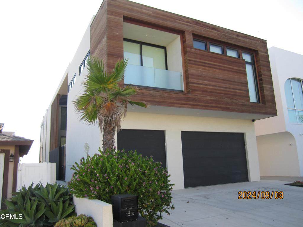 1215 Capri Way - Photo 1