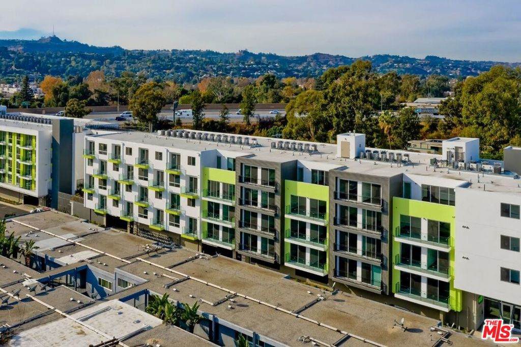 11036 Moorpark Street - Photo 1