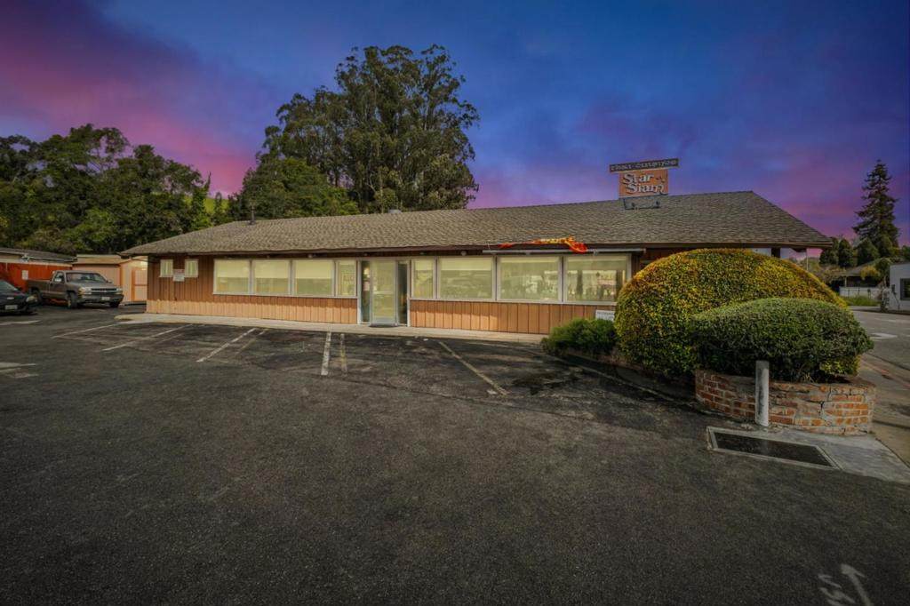 3025 Porter Street - Photo 1