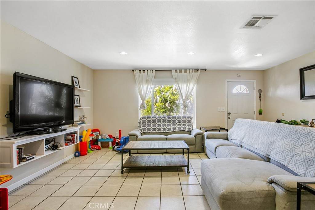 https://bt-photos.global.ssl.fastly.net/socal/orig_boomver_1_374240126-2.jpg
