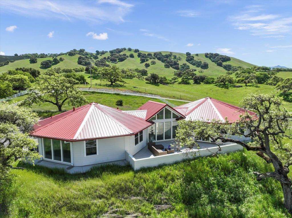 22500 Pacheco Pass Hwy - Photo 1