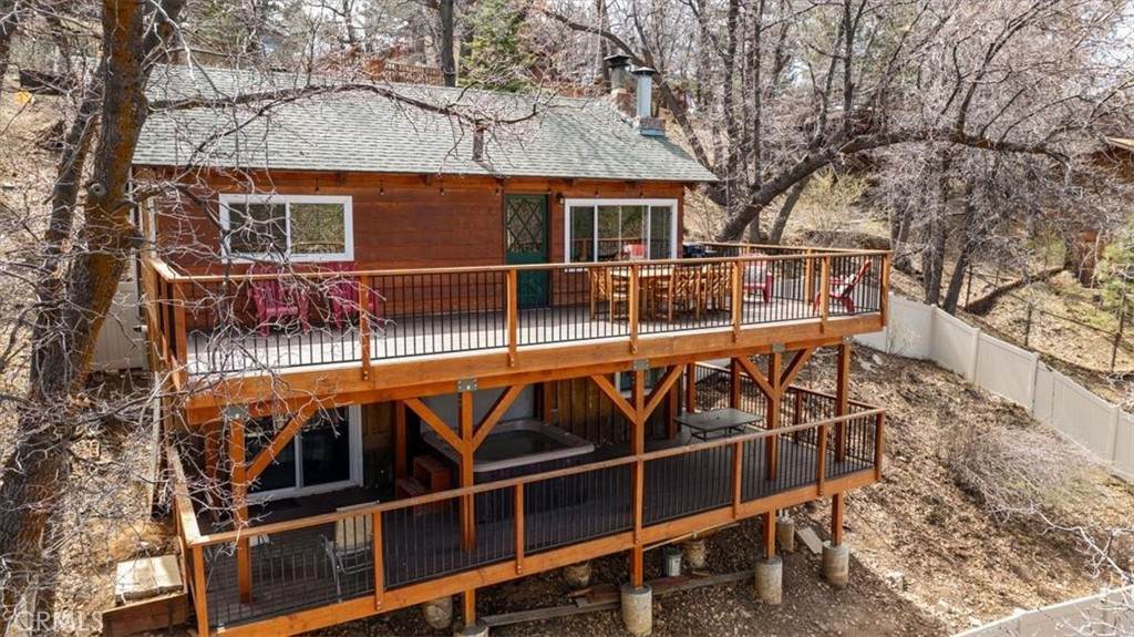 698 Villa Grove Avenue - Photo 1