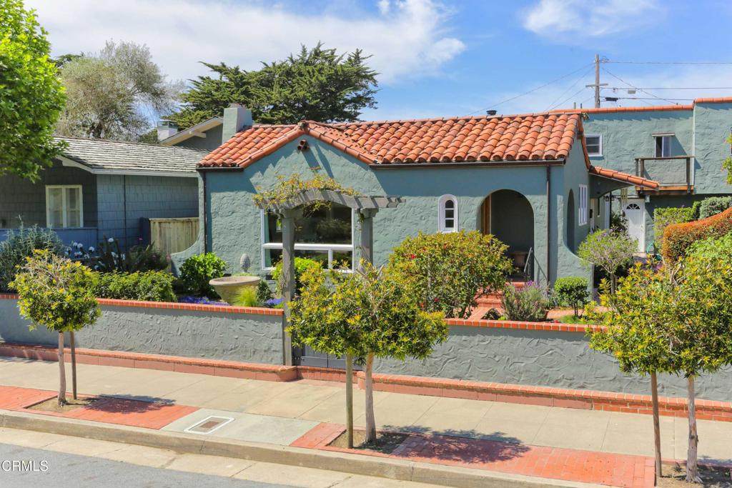 113 4th Avenue - Photo 1