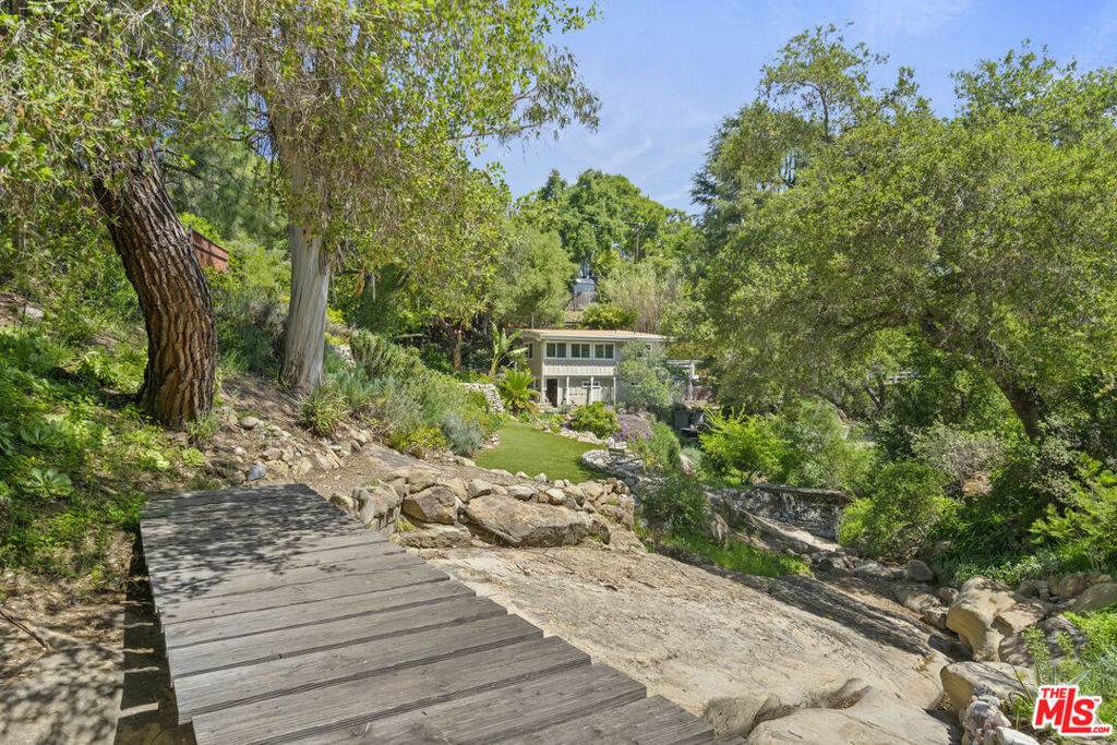 908 Fernwood Pacific Drive - Photo 1