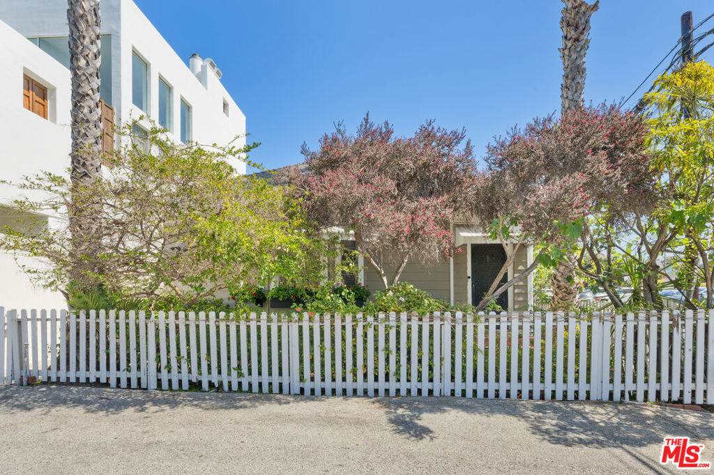 137 Strand Street - Photo 1