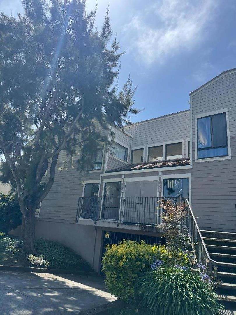 460 Pine Avenue - Photo 1