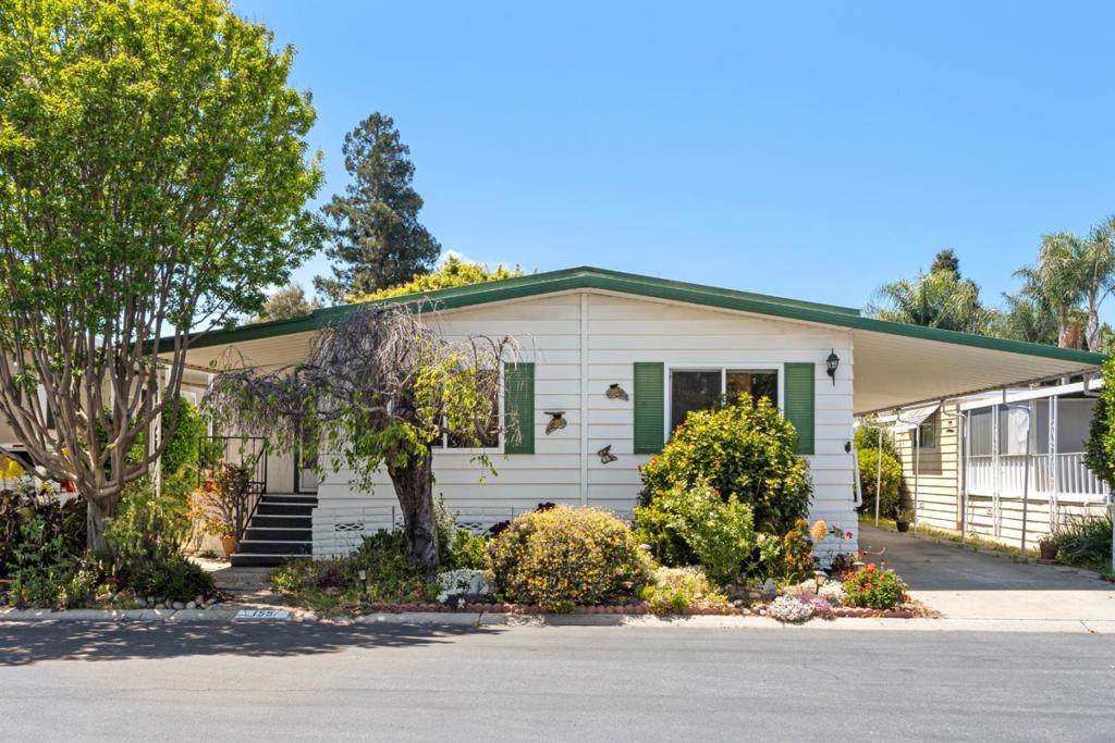 155 Quail Hollow - Photo 1