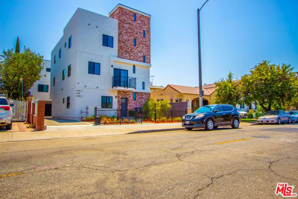 2206 Hauser Boulevard - Photo 1