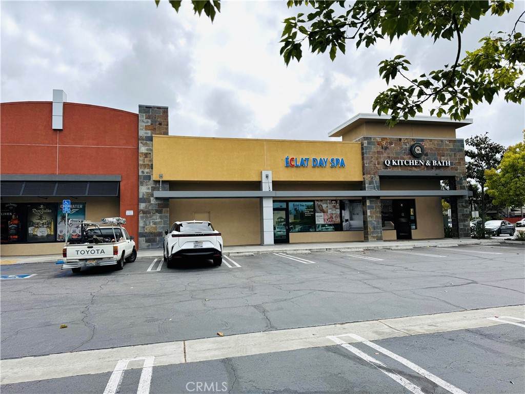 3135 Harbor Boulevard - Photo 1