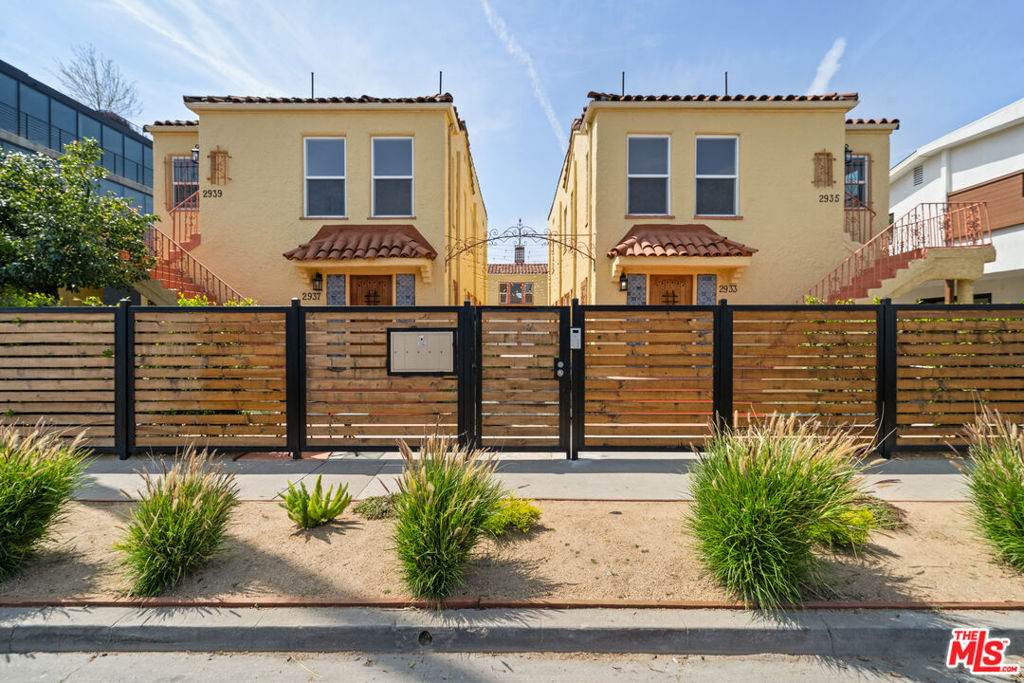 2941 Redondo Boulevard - Photo 1