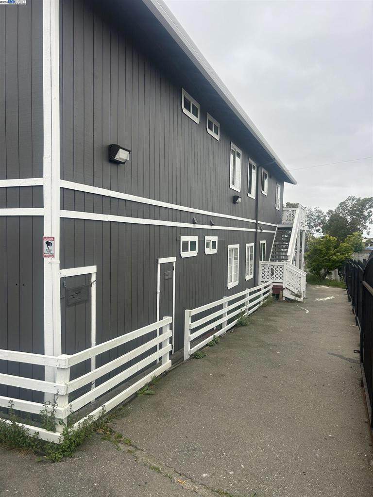 7200 Macarthur Blvd - Photo 1