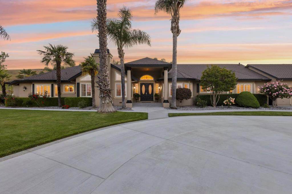 12755 Santa Teresa Boulevard - Photo 1