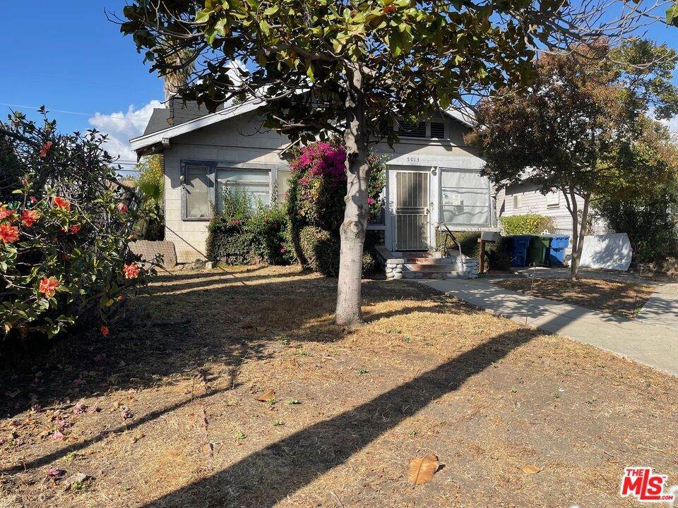 5013 Huntington Drive - Photo 1