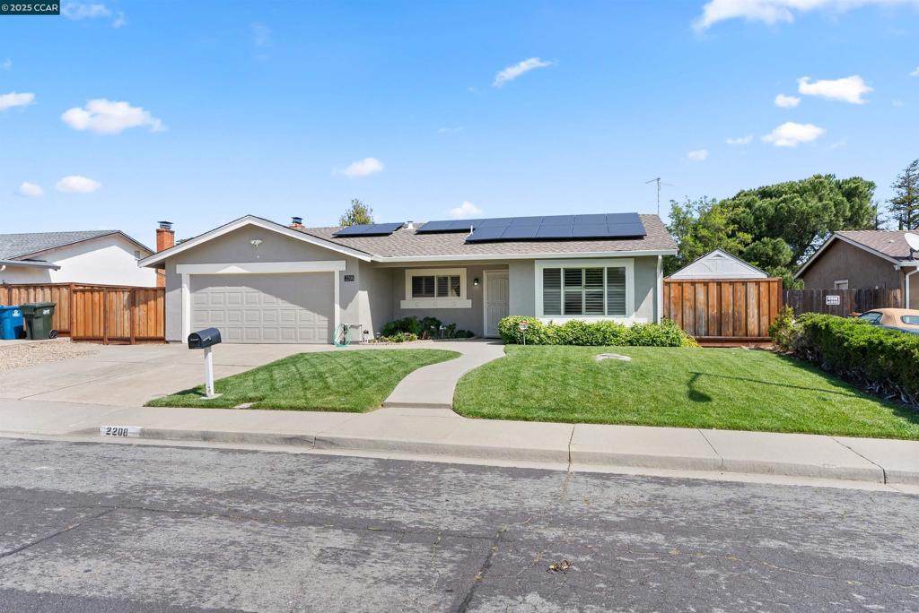 2208 Hamlin Dr - Photo 1