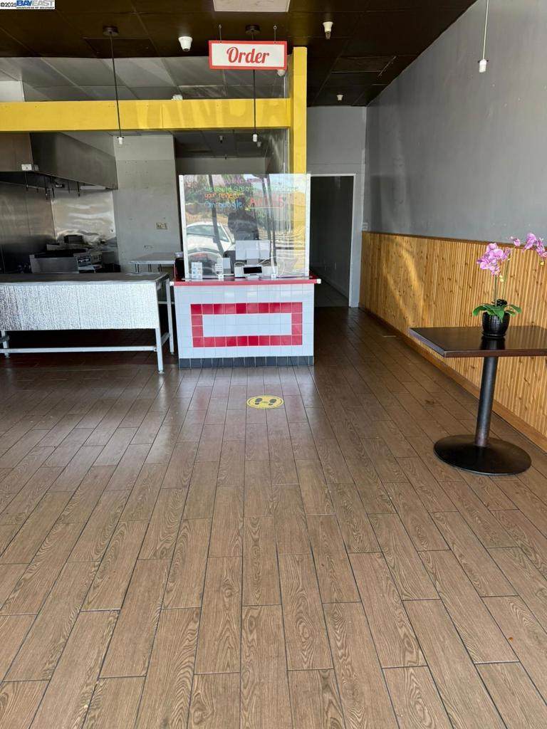 1080 Sycamore Dr - Photo 1