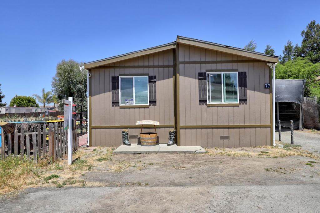 2900 Fairview Road - Photo 1