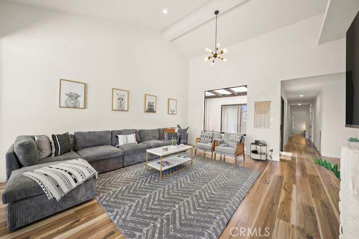 182 Gran Via - Photo 1