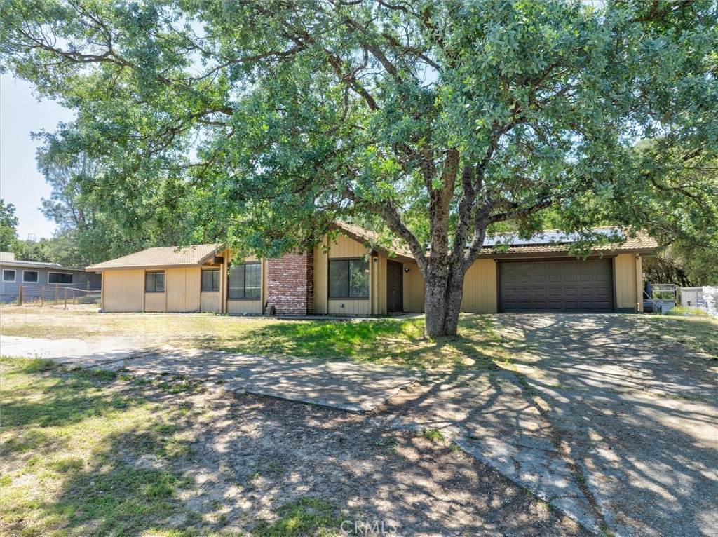 47440 Hopi Avenue - Photo 1