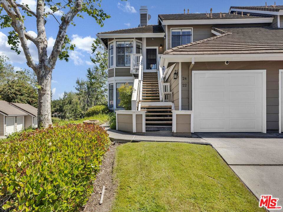 24 Green Brier Circle - Photo 1