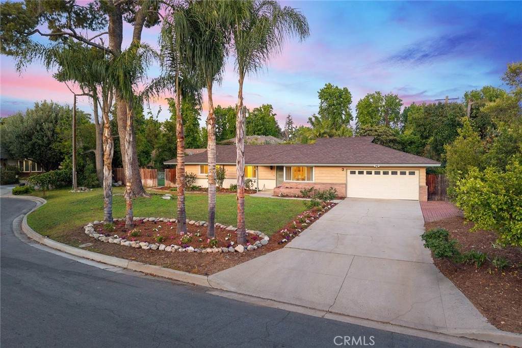 2520 Louise Avenue - Photo 1
