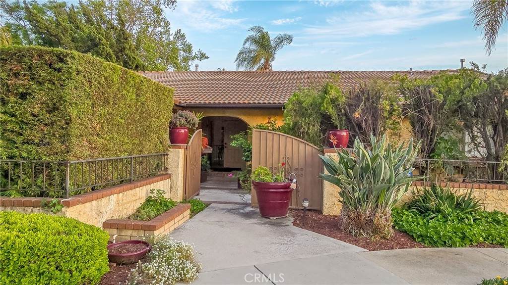 472 Heidelburg Lane - Photo 1
