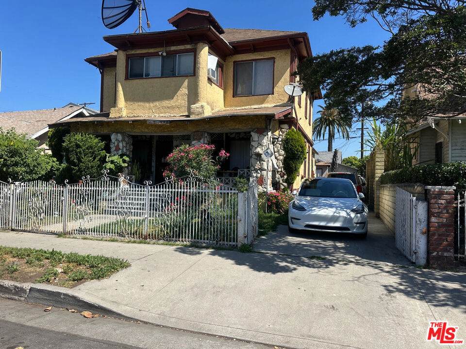 937 52nd Street - Photo 1