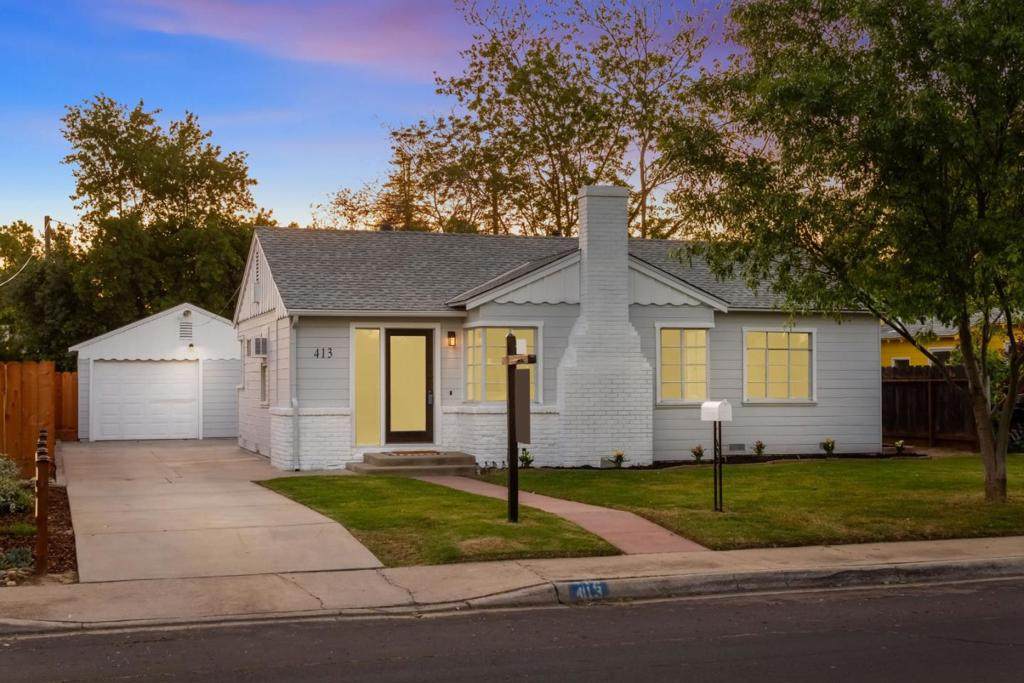 413 Santa Barbara Avenue - Photo 1