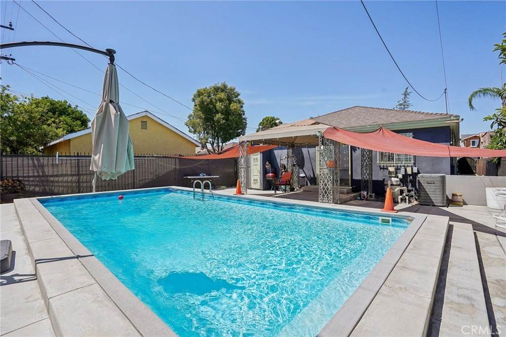 3336 Cherokee Avenue - Photo 1