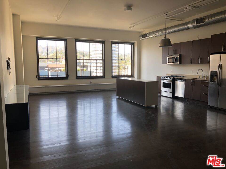 1645 Vine Street - Photo 1