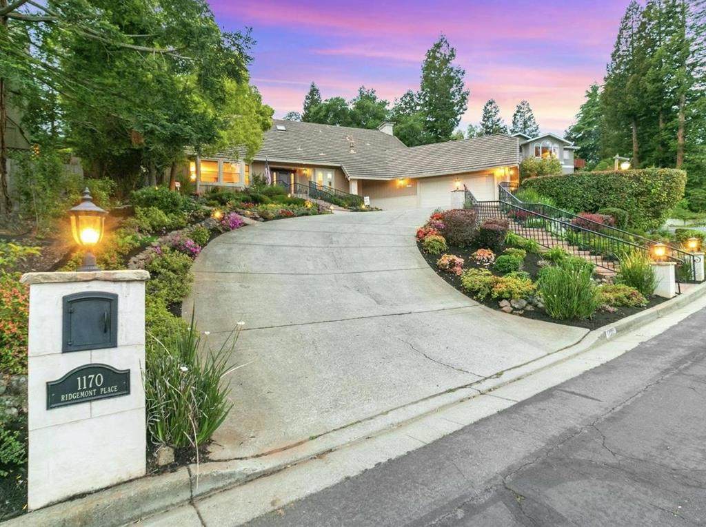 1170 Ridgemont Place - Photo 1
