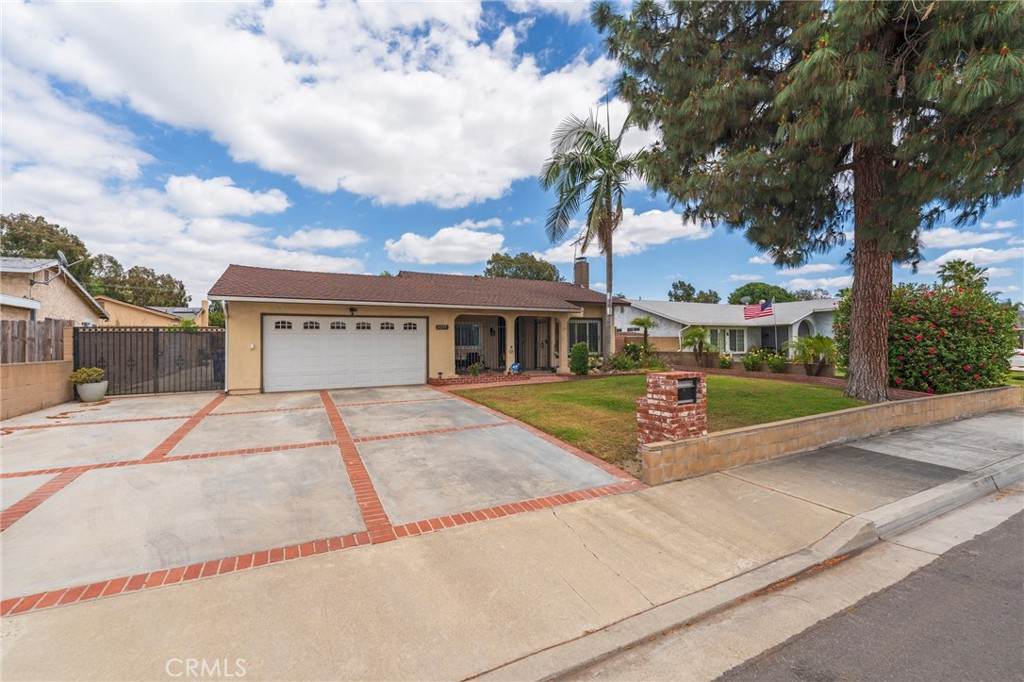 2219 Elderberry Avenue - Photo 1
