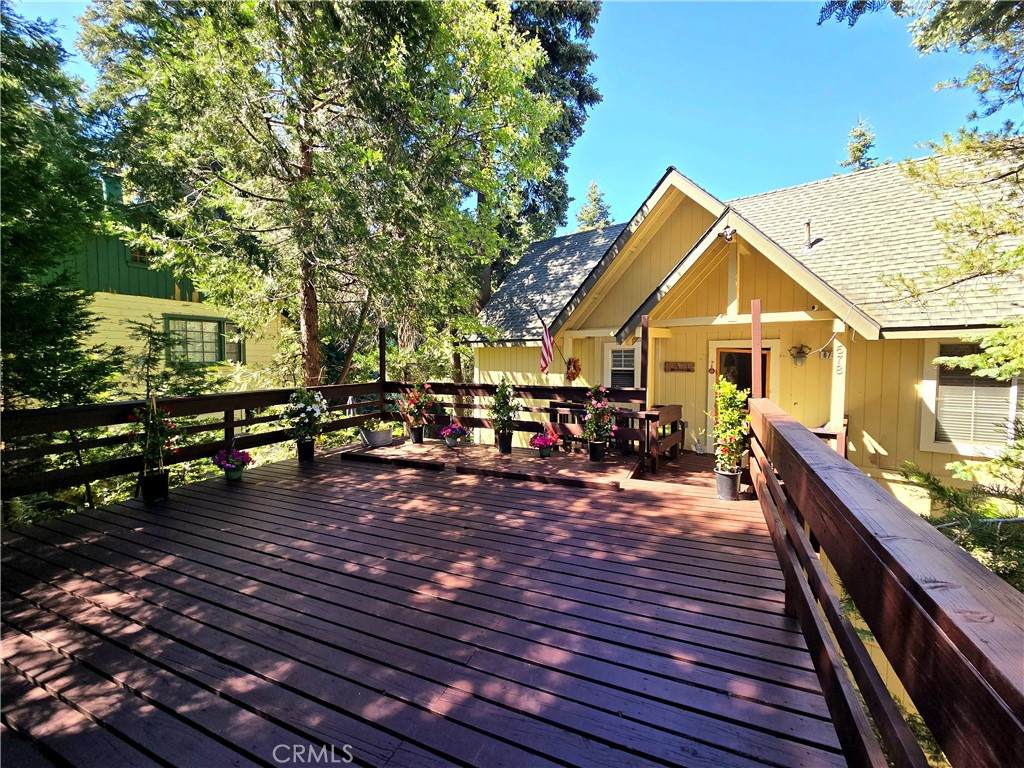 678 Buckingham Square - Photo 1