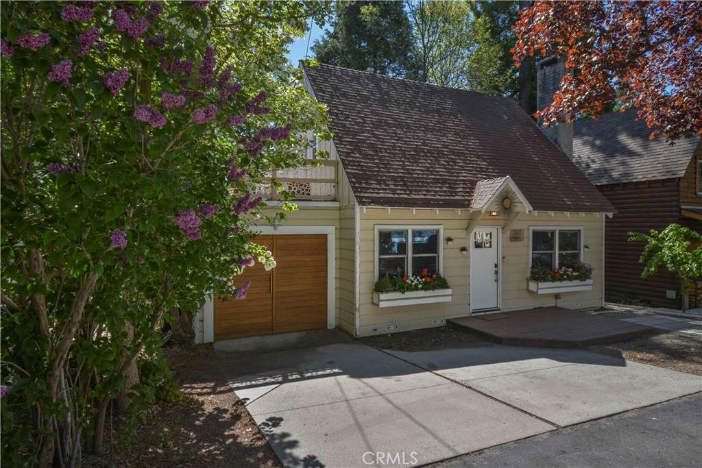 381 Maple Drive - Photo 1