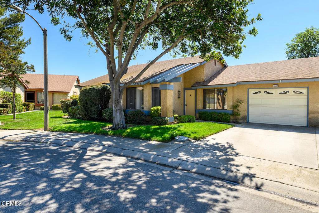 33208 Village 33 - Photo 1