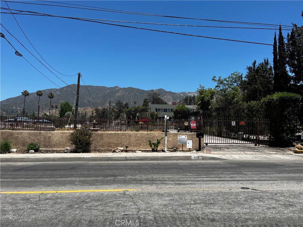 https://bt-photos.global.ssl.fastly.net/socal/orig_boomver_1_374440101-2.jpg