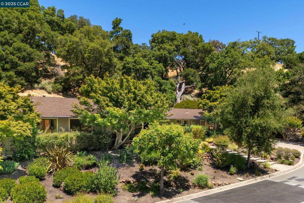 149 Castle Ct - Photo 1
