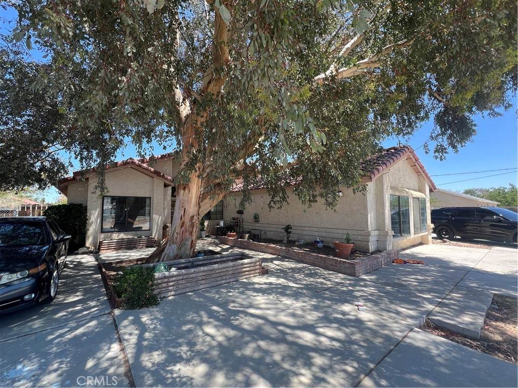 9069 Avenue R14 - Photo 1
