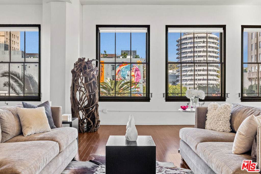 1645 Vine Street - Photo 1