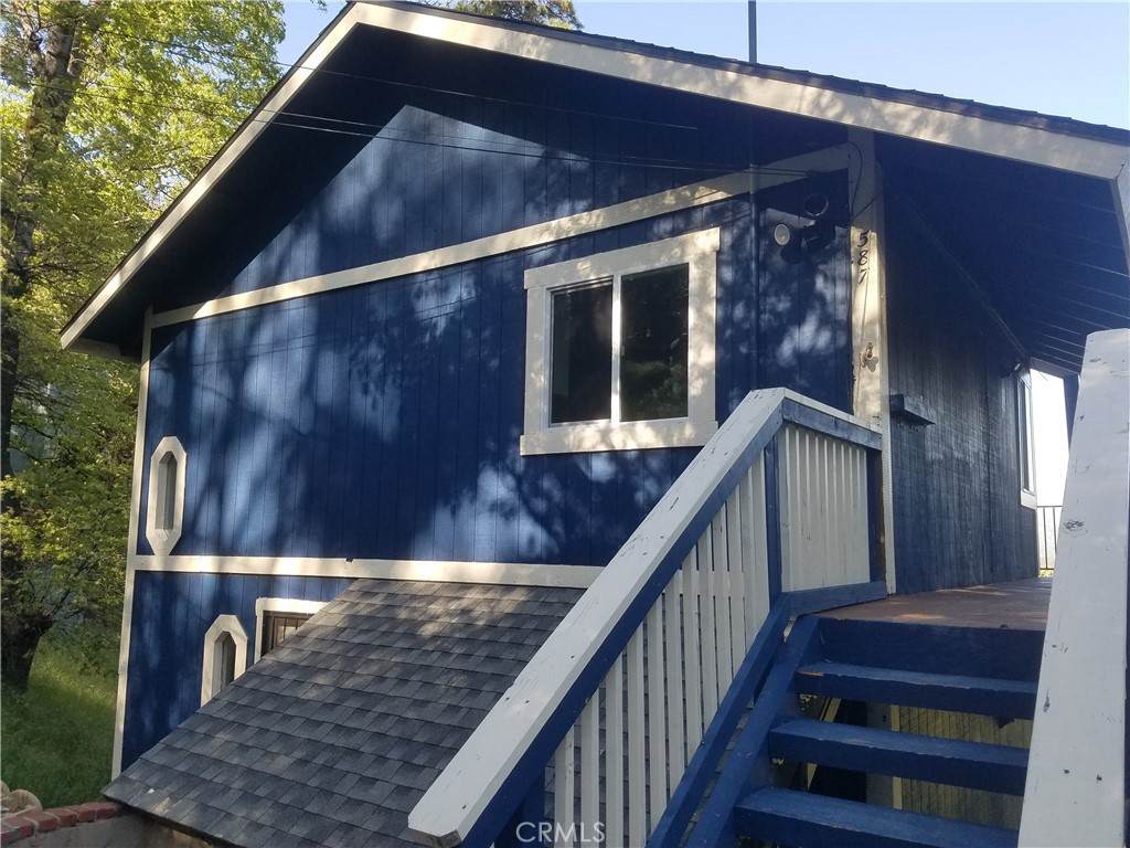 587 Spring Drive - Photo 1