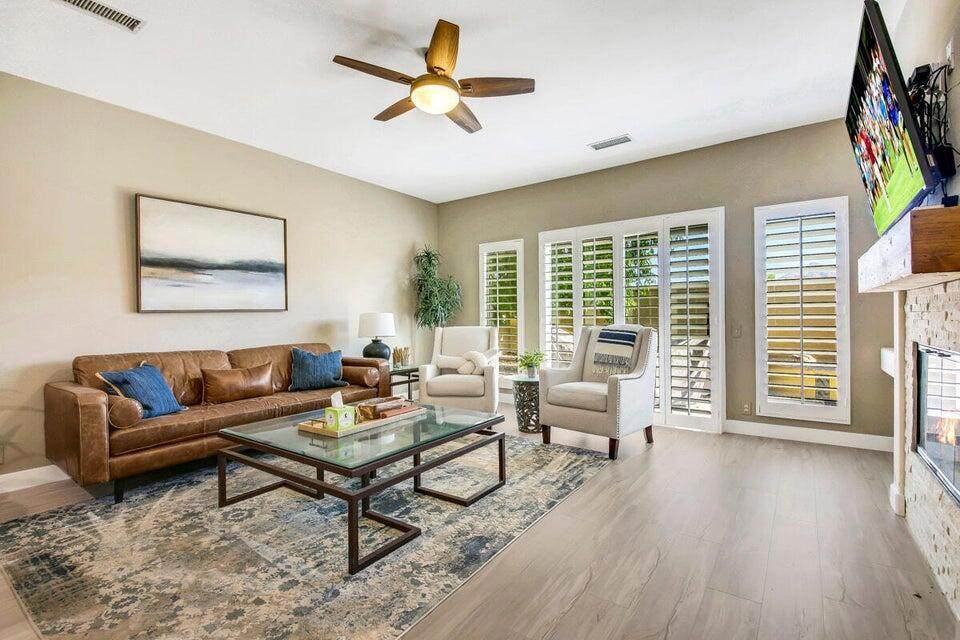 https://bt-photos.global.ssl.fastly.net/socal/orig_boomver_1_374445302-2.jpg