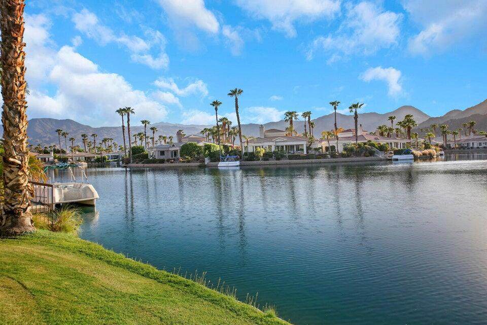 https://bt-photos.global.ssl.fastly.net/socal/orig_boomver_1_374445302-2.jpg
