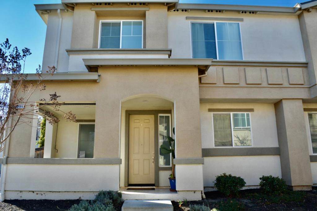 2284 Wiltshire Court - Photo 1