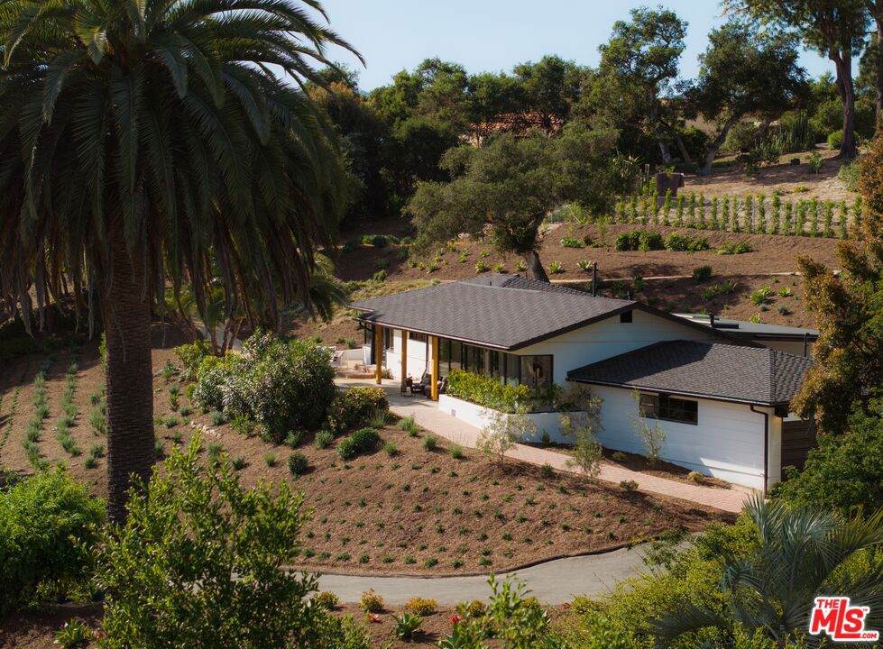 1060 Monte Drive - Photo 1